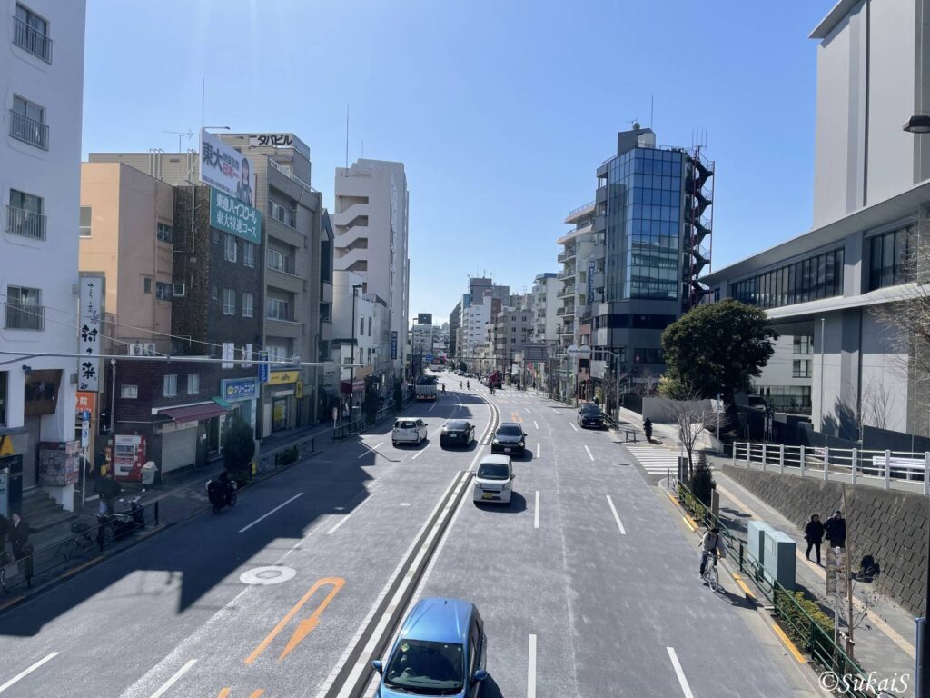 西日暮里駅前、道灌山通り