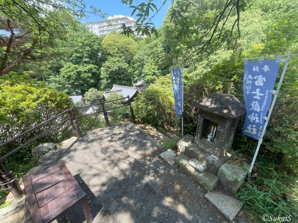白子富士塚の山頂部