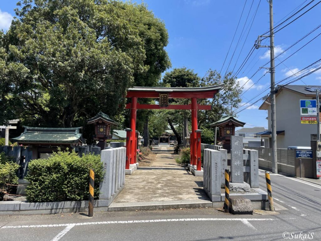 赤塚氷川神社の正面の鳥居
