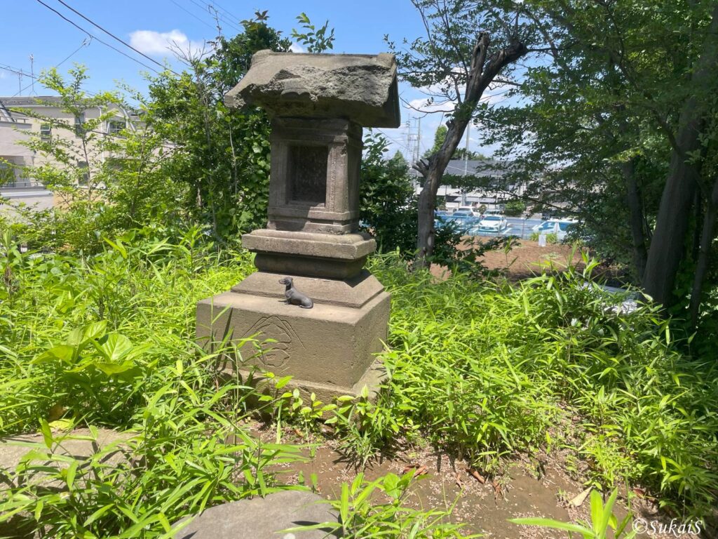 赤塚氷川神社富士塚の山頂の祠