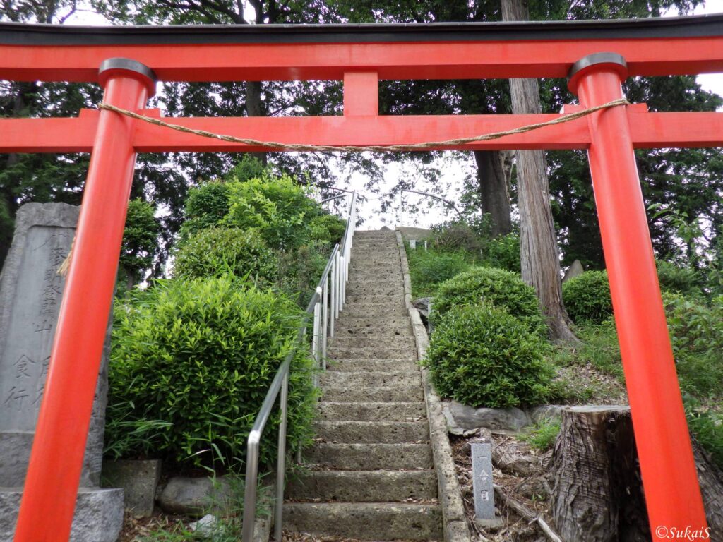 富士塚の正面の登り口