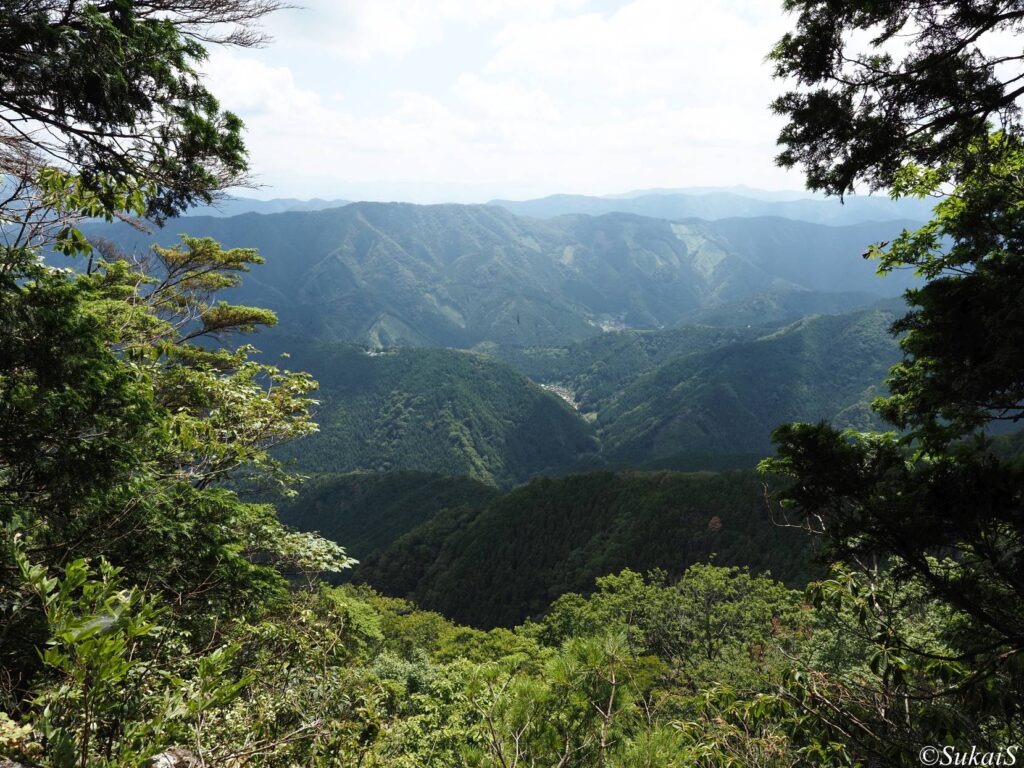 尾根の南西方向の様子
