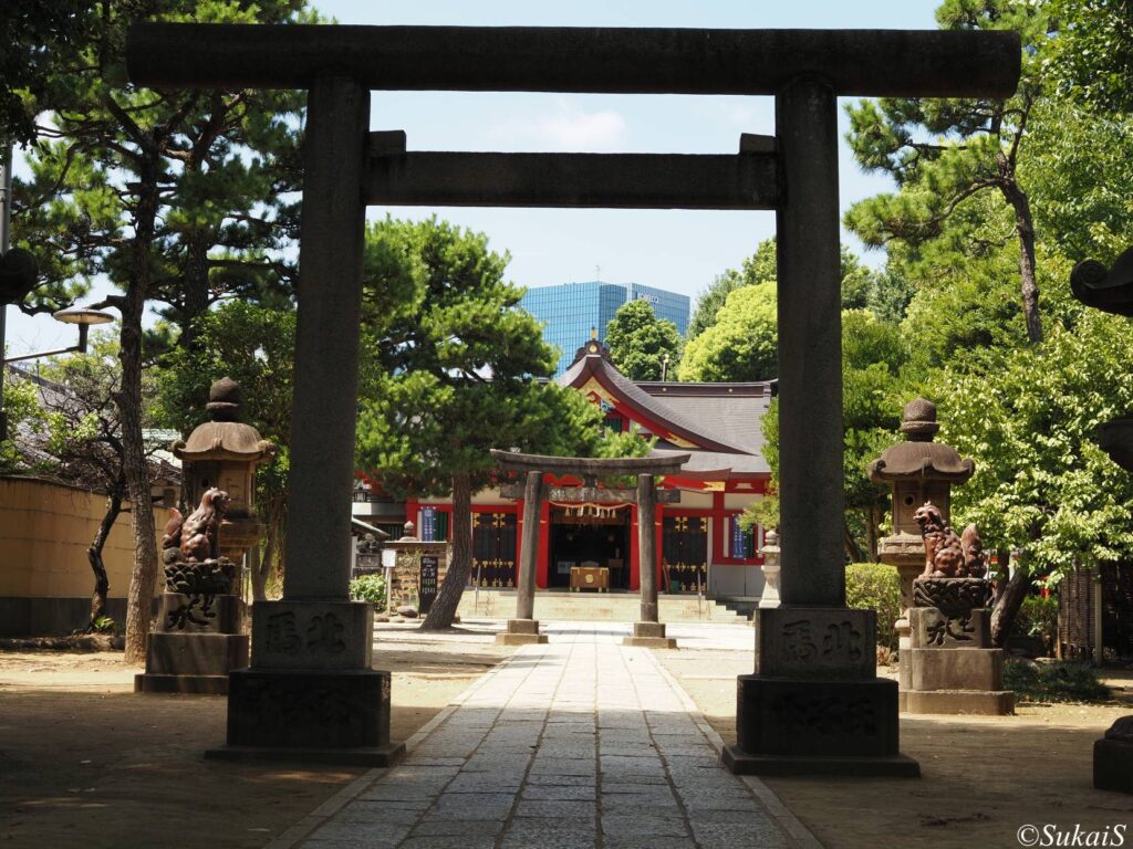 品川神社の静かな境内