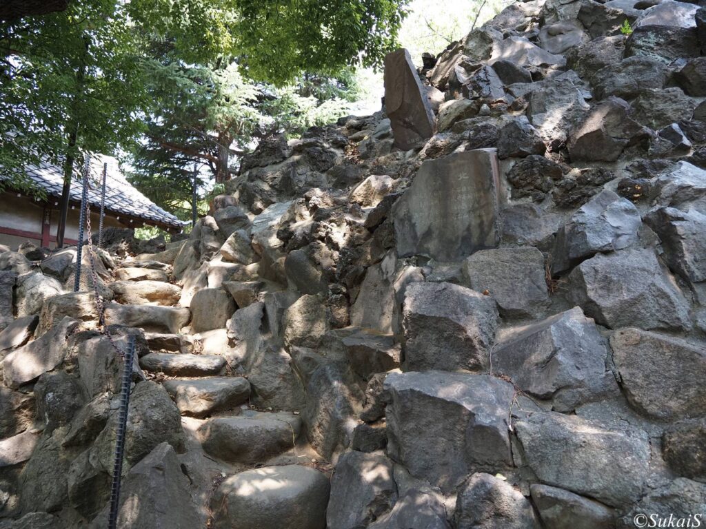 北側の登り口