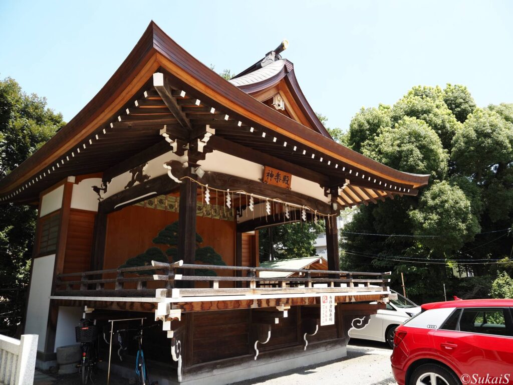 品川神社の神楽殿