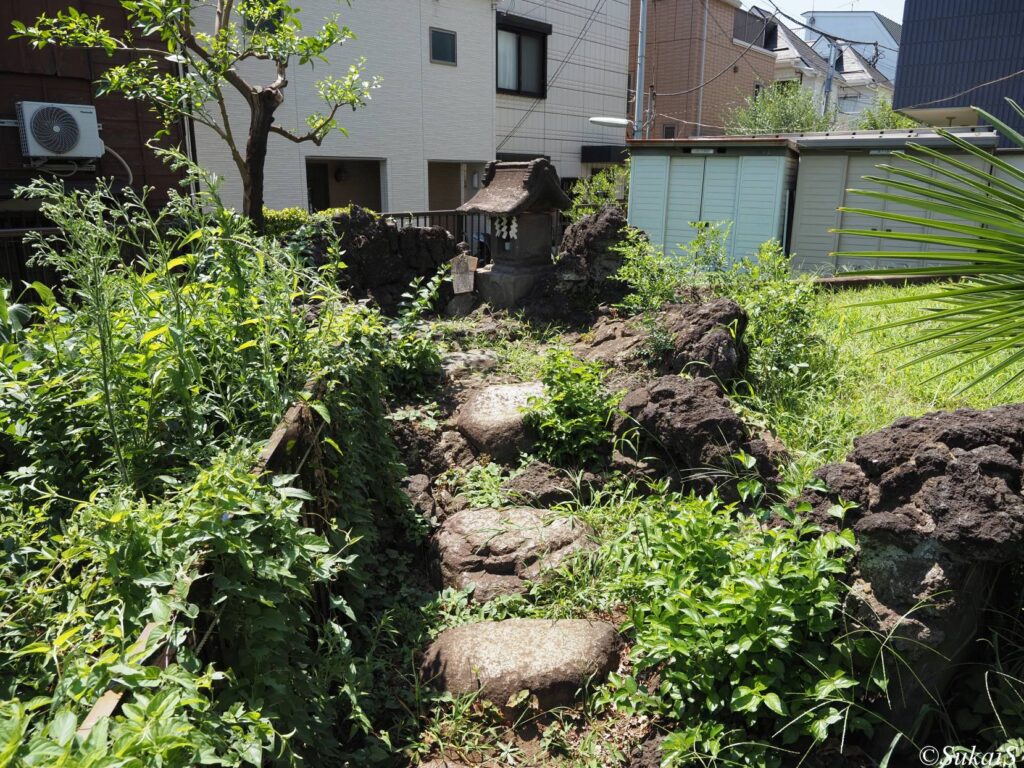 瀧王子稲荷神社の富士塚