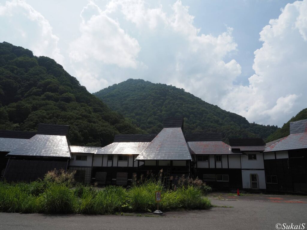 秋山郷雄川閣