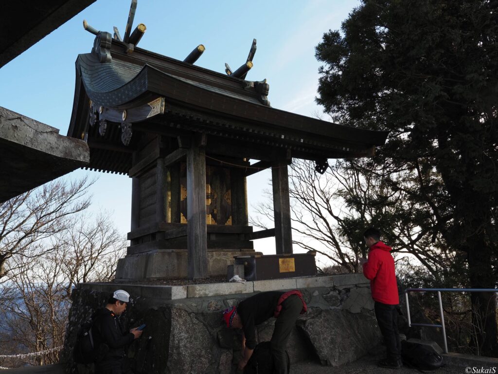 男体山神社