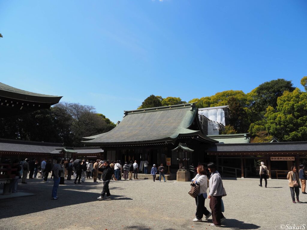 氷川神社の拝殿