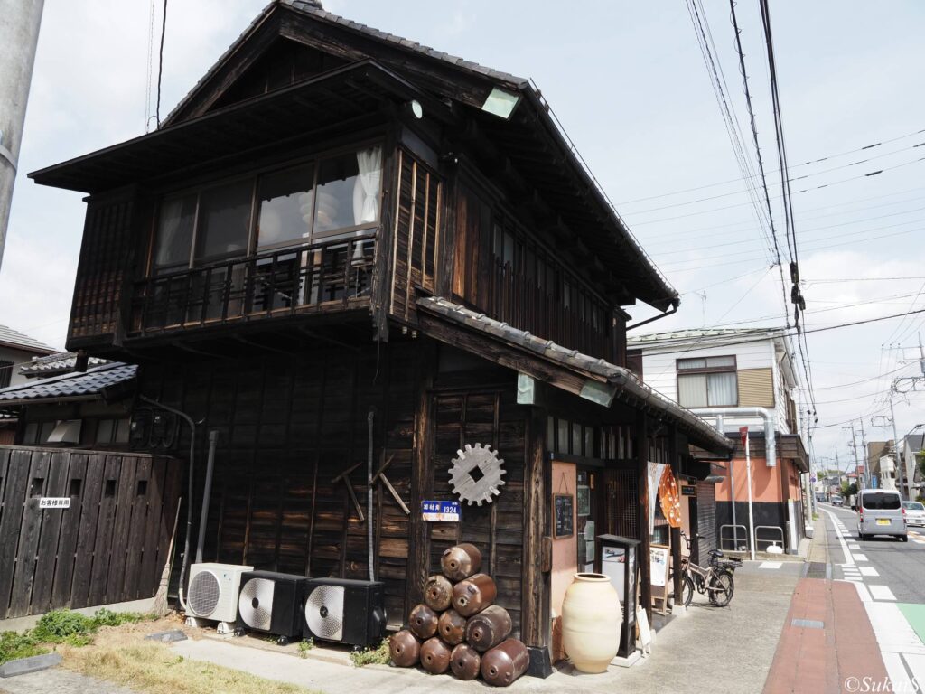 本町通り沿いの歴史を感じる建物