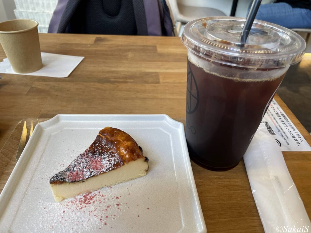 チーズケーキとアイスコーヒー