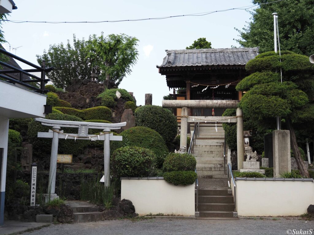 浅間神社と富士塚